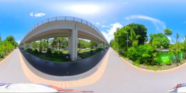 Miami, FL, ABD - 5 Eylül 2024 Miami Tur Altyazı ve metro 8k 2024