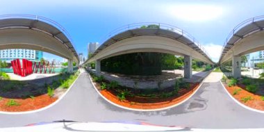 Miami, FL, ABD - 5 Eylül 2024: 360 vr 8K hisse senedi videosu