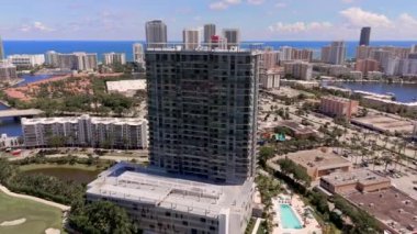 Hallandale Plajı, FL, ABD - 23 Eylül 2024: Gökyüzü Yörüngesi Slate Hallandale