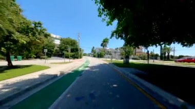 Pazar günü Miami Beach Venetian Yolu 'nda 4K plaka sürüyorum.