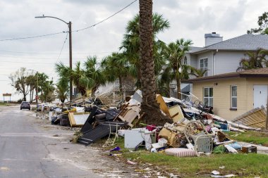 St. Petersburg Plajı, Florida, ABD 2024 Milton Kasırgası.