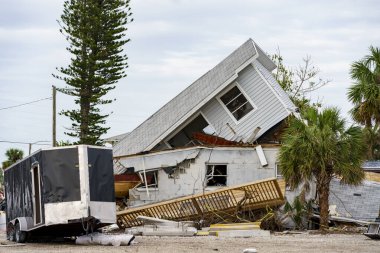 St. Petersburg Plajı, Florida, ABD 2024 Milton Kasırgası.