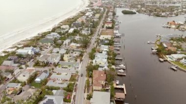 Milton Kasırgası 2024 'ten sonra St Petersburg Plajı' nda hava taraması