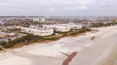 St. Petersburg Sahili Sahil Hattı. Milton Kasırgası 2024.