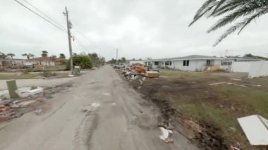 Englewood, FL, ABD - 11 Ekim 2024: Milton Kasırgası sonrası fırtına dalgası