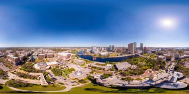 Hava 360 küresel Tampa Florida 2024 şehir merkezi ve üniversite kampüsleri manzarası