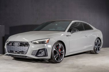 Fort Lauderdale, FL, ABD - 28 Ekim 2024: Audi S5 lüks spor sedan