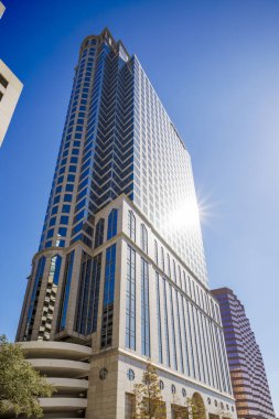 Tampa, FL, ABD - 24 Ekim 2024: 100 Kuzey Tampa Kulesi Bölge Binası