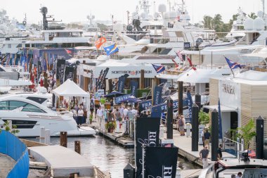 Fort Lauderdale, FL, ABD - 30 Ekim 2024: Fort Lauderdale Uluslararası Tekne Fuarı