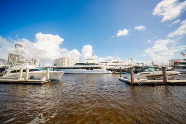 Fort Lauderdale, FL, ABD - 30 Ekim 2024: Fort Lauderdale Uluslararası Tekne Fuarı