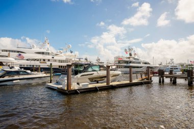 Fort Lauderdale, FL, ABD - 30 Ekim 2024: Fort Lauderdale Uluslararası Tekne Fuarı
