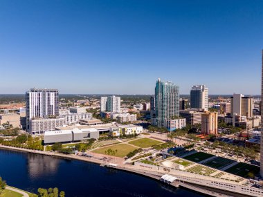 Hillsborough Nehri 2024 'teki Tampa şehir merkezindeki hisse senedi.