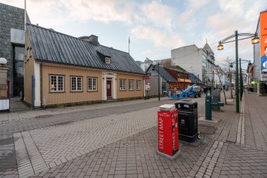 Reykjavik, İzlanda - 26 Kasım 2024: Şehir Yürüyüşü Reykjavik İzlanda