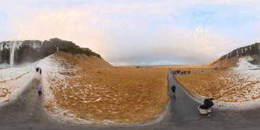 360 eşkenar dörtgen fotoğraf Seljalandsfoss şelalesi İzlanda 2024