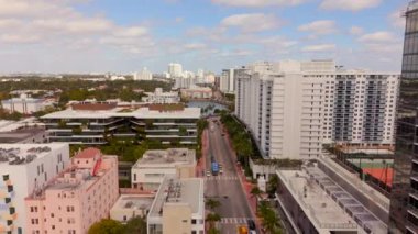Miami Beach, FL, ABD - 15 Ocak 2025 Miami Beach Otelleri, Collins Caddesi 23. Cadde Kuzey 2025