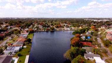 Miami nehri c7 kanalı. El Portal Florida 'da evleri var. ABD 2025