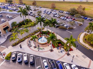 Pembroke Pines, FL, ABD - 19 Ocak 2025: Hava Fotoğrafı Pembroke Gardens 2025 Dükkanları