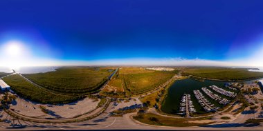 Hava aracı fotoğrafı Black Point Park ve Marina Güney Miami Dade Florida 2025