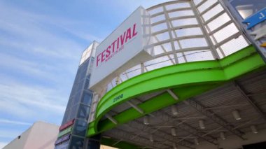 Pompano Beach, FL, ABD - 29 Ocak 2025: Borsa Festivali Bit Pazarı, Pompano Beach Florida 4k