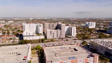 Miami, FL, ABD - 29 Ocak 2025: The One in University City öğrenci sitesi FIU Florida International University Miami