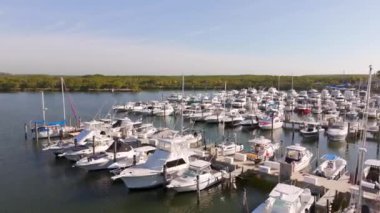 Kara Nokta Parkı ve Marina Miami Florida 2025 'teki hava tekneleri.