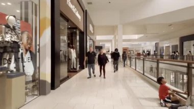 Aventura, FL, ABD - 31 Aralık 2025: Aventura Alışveriş Merkezi 2025