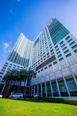 Brickell, FL, ABD - 14 Şubat 2025: Nehir Apartmanı Enlemi