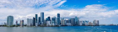 Hava aracı panorama Miami Brickell siluet çizgisi baskıları