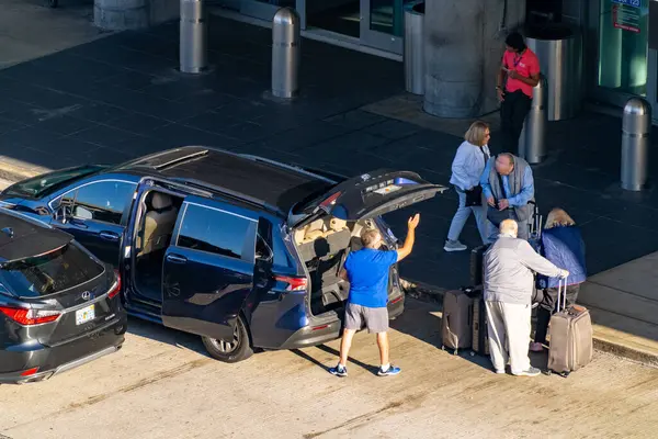 Fort Lauderdale, FL, ABD - 13 Mart 2025: Havaalanı sahnesi