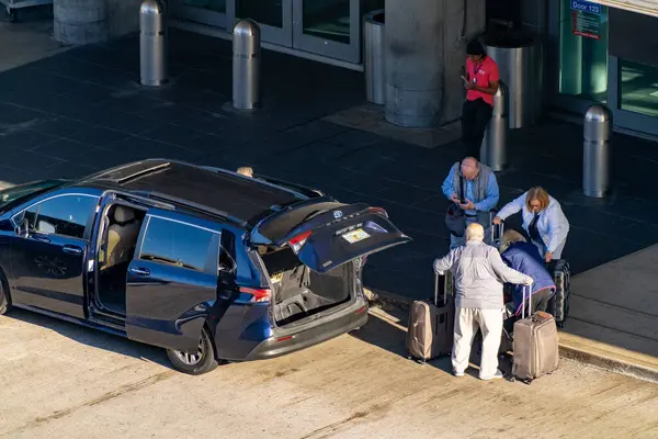 Fort Lauderdale, FL, ABD - 13 Mart 2025: Havaalanı sahnesi