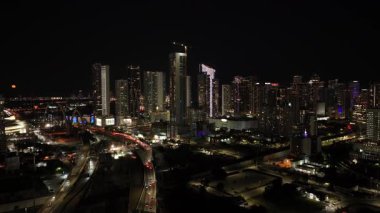 Miami, FL, ABD - 18 Mart 2025 Miami kanlı kırmızı ayı üzerinde ay tutulması