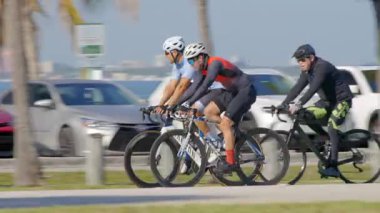Key Biscayne Miami, FL, ABD - 16 Mart 2025: Key Biscayne Miami Bisiklet Turu Stok görüntüleri