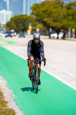 Key Biscayne Miami, FL, ABD - 16 Mart 2025 Miami Bisiklet Sahnesi