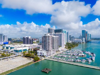 Edgewater Miami 'nin Biscayne Körfezi' nden hava görüntüsü