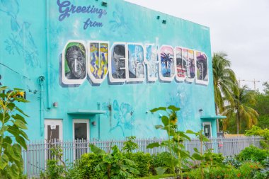 Miami, FL, ABD - 30 Mart 2025 Zenci İnovasyon Merkezi 'ndeki Overtown Sanat Duvarı 2025