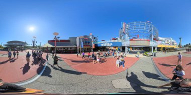 Orlando, FL, ABD - 12 Nisan 2025 Eşkenar dörtgen fotoğraf Universal Stüdyoları Orlando temalı park
