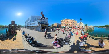Orlando, FL, ABD - 12 Nisan 2025 Eşkenar dörtgen fotoğraf Universal Stüdyoları Orlando temalı park