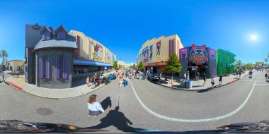 Orlando, FL, ABD - 12 Nisan 2025 Eşkenar dörtgen fotoğraf Universal Stüdyoları Orlando temalı park