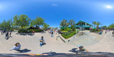 Orlando, FL, ABD - 12 Nisan 2025 Eşkenar dörtgen fotoğraf Universal Stüdyoları Orlando temalı park