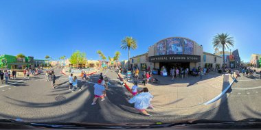 Orlando, FL, ABD - 12 Nisan 2025 Eşkenar dörtgen fotoğraf Universal Stüdyoları Orlando temalı park