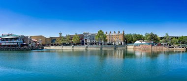 Orlando, FL, ABD - 11 Nisan 2025: Orlando FL Universal Stüdyoları tema parkı, Harry Potter Diagon Sokağı Büyücülük Dünyası