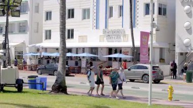 Miami Beach, FL, ABD - 18 Mart 2025 Beacon Hotel Miami Beach Spring Break 2025