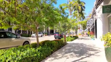 Napoli, FL, ABD - 8 Nisan 2025: Napoli Florida 2025