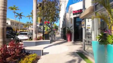 Napoli, FL, ABD - 19 Mart 2025: Napoli 5. Cadde S 2025