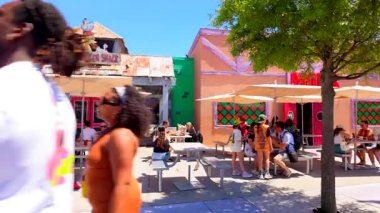 Orlando FL USA - 12 Nisan 2025: Harry Potter Diyagon Sokak Kings Cross İstasyonu Büyücülük Dünyası