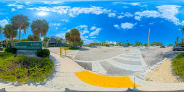 Key Biscayne, FL, ABD - 16 Nisan 2025: 360 Miami Fotoğrafları Rosenstiel Denizcilik Atmosferik ve Toprak Bilimi Okulu