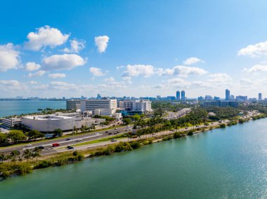Miami Beach, FL, ABD - 28 Nisan 2025: Miami Beach Mount Sinai Hastanesi