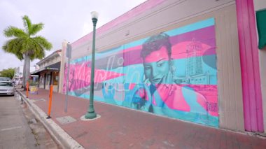 Miami, FL, ABD - 1 Mayıs 2025 Celia Cruz sanat duvar resmi Miami Ocho Little Havana