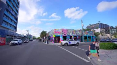 Miami, FL, ABD - 1 Mayıs 2025 Miami Wynwood sokak sürüş turu 4k 60p 2025