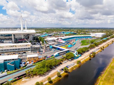 Miami, FL, ABD - 5 Mayıs 2025: Miami Grand Prix yarışından sonra Hard Rock Stadyumunun hava görüntüsü